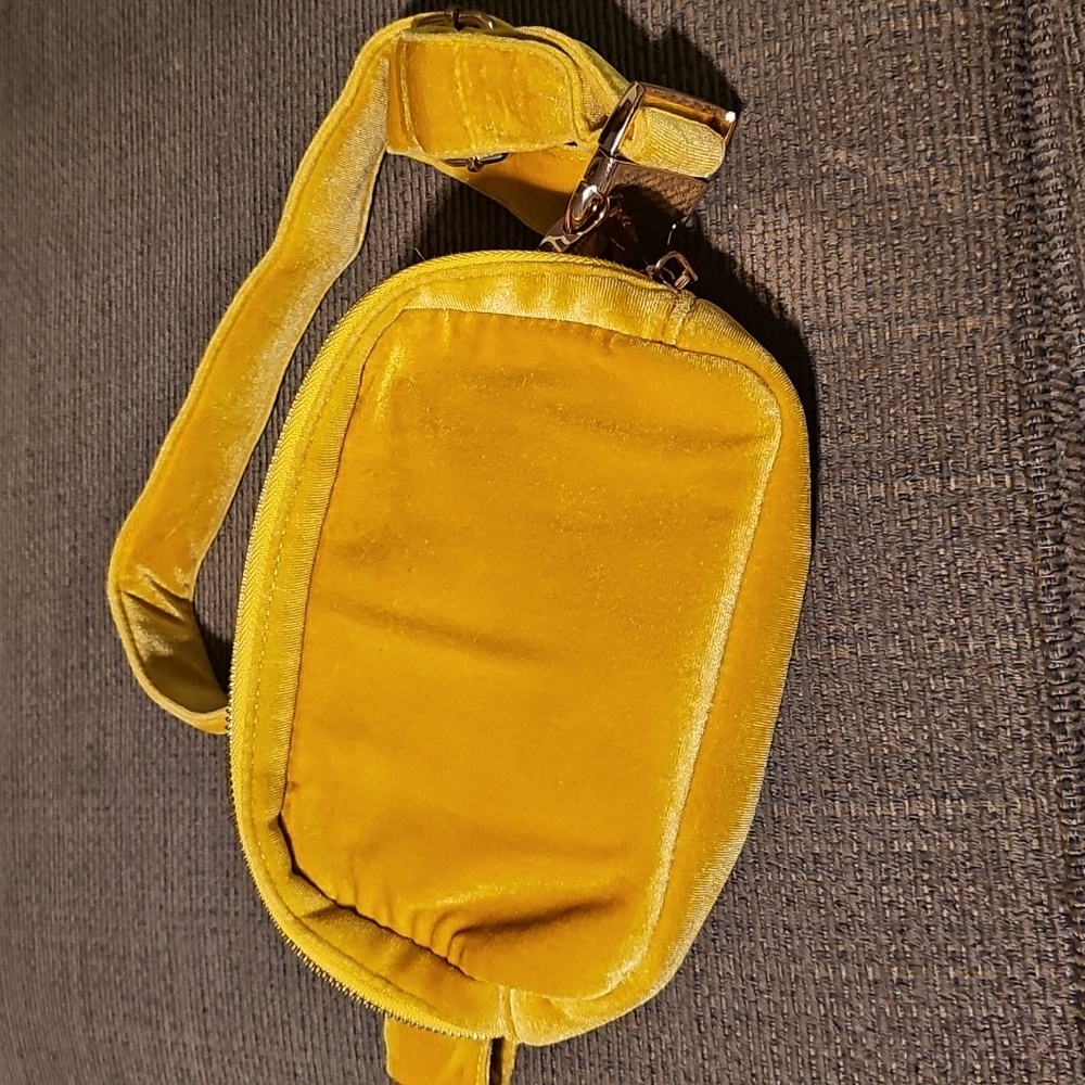 Anthropologie Velet Beltbag In Mustard With Goldtone Hardware EUC - Picture 12 of 12